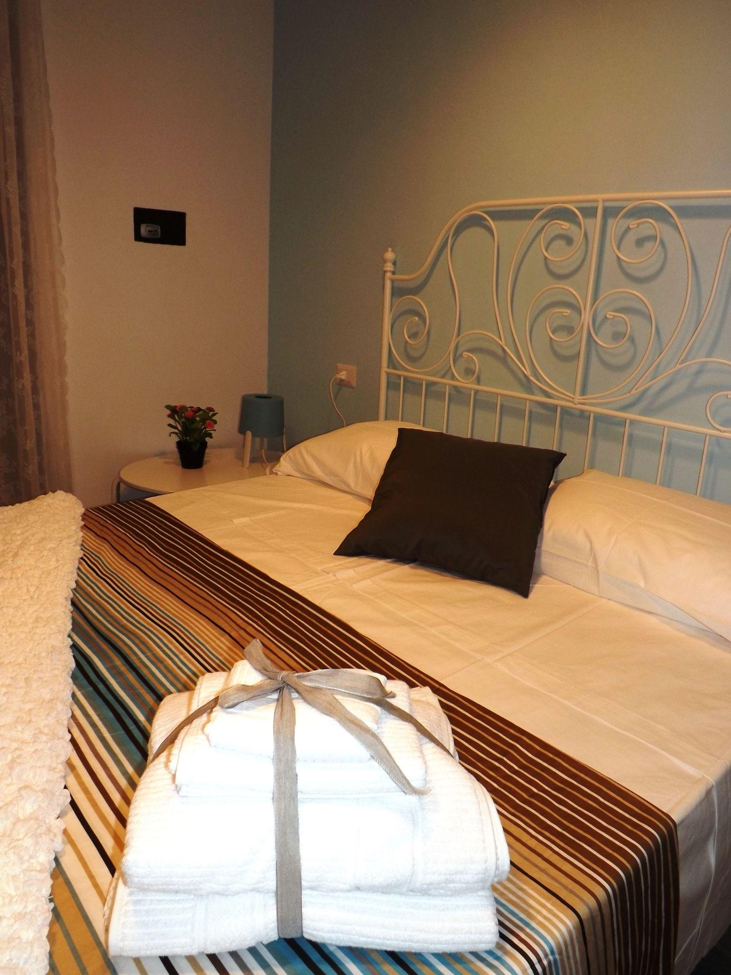 Bed and Breakfast Domus Alma Neapel Exterior foto